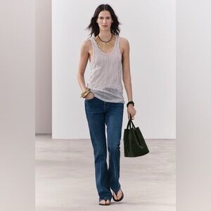 Zara women’s Wrinkle Loon Fine Knit Top
Med